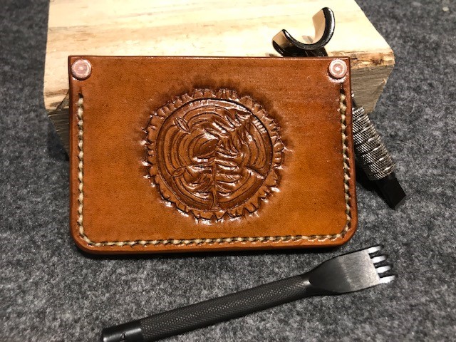 log-leather-wallet-carved