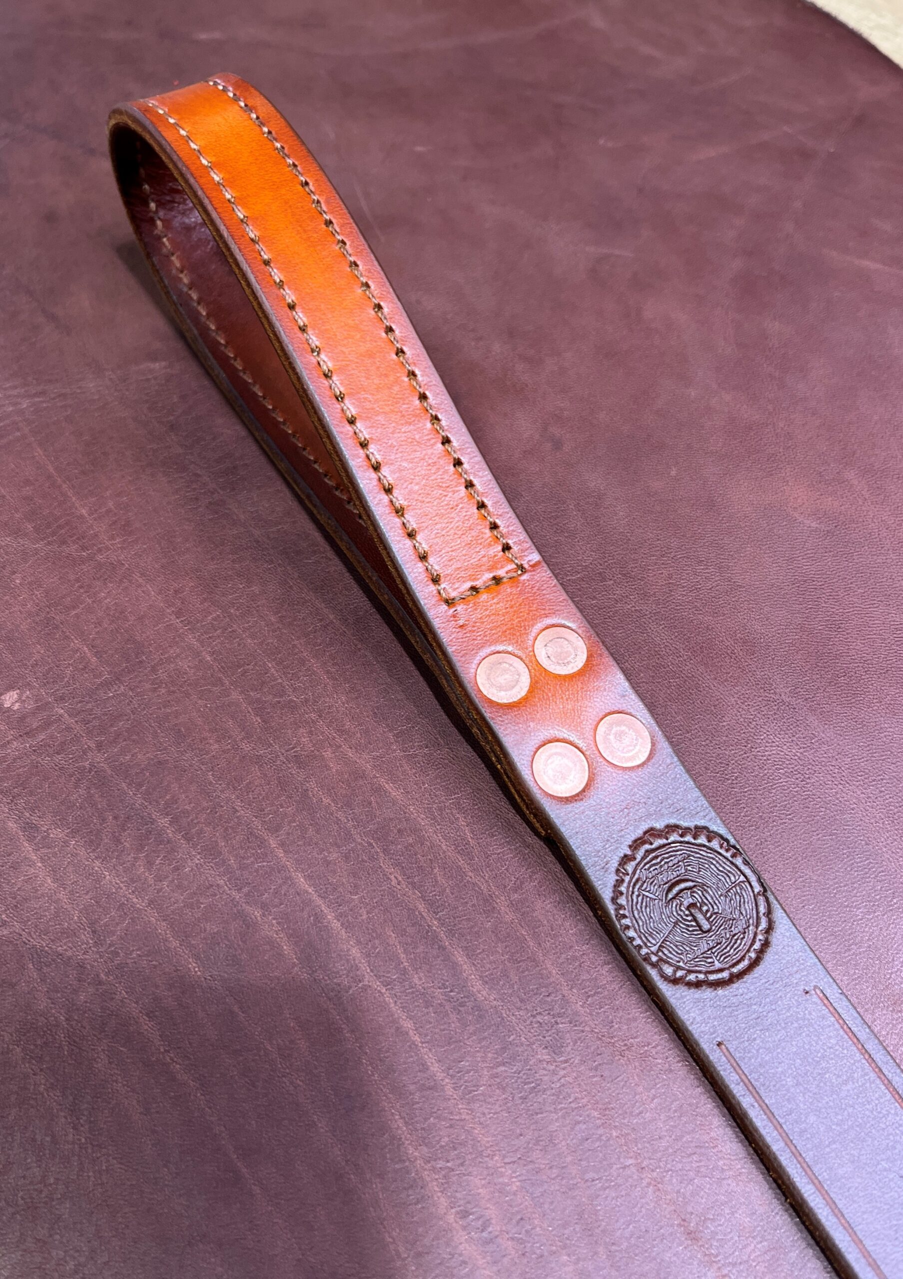 soft lined leash handle and solid copper rivets